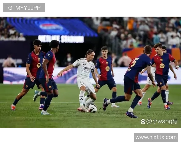 皇马内忧外患难穿曼城铁桶阵:一场关乎荣誉与未来的史诗对决 皇马内忧外患难穿曼城铁桶阵:一场关乎荣誉与未来的史诗对决