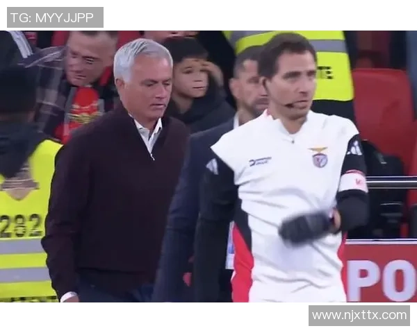 穆帅4连胜终结怒批裁判两球被吹不公，争议判罚将帅失控边缘！